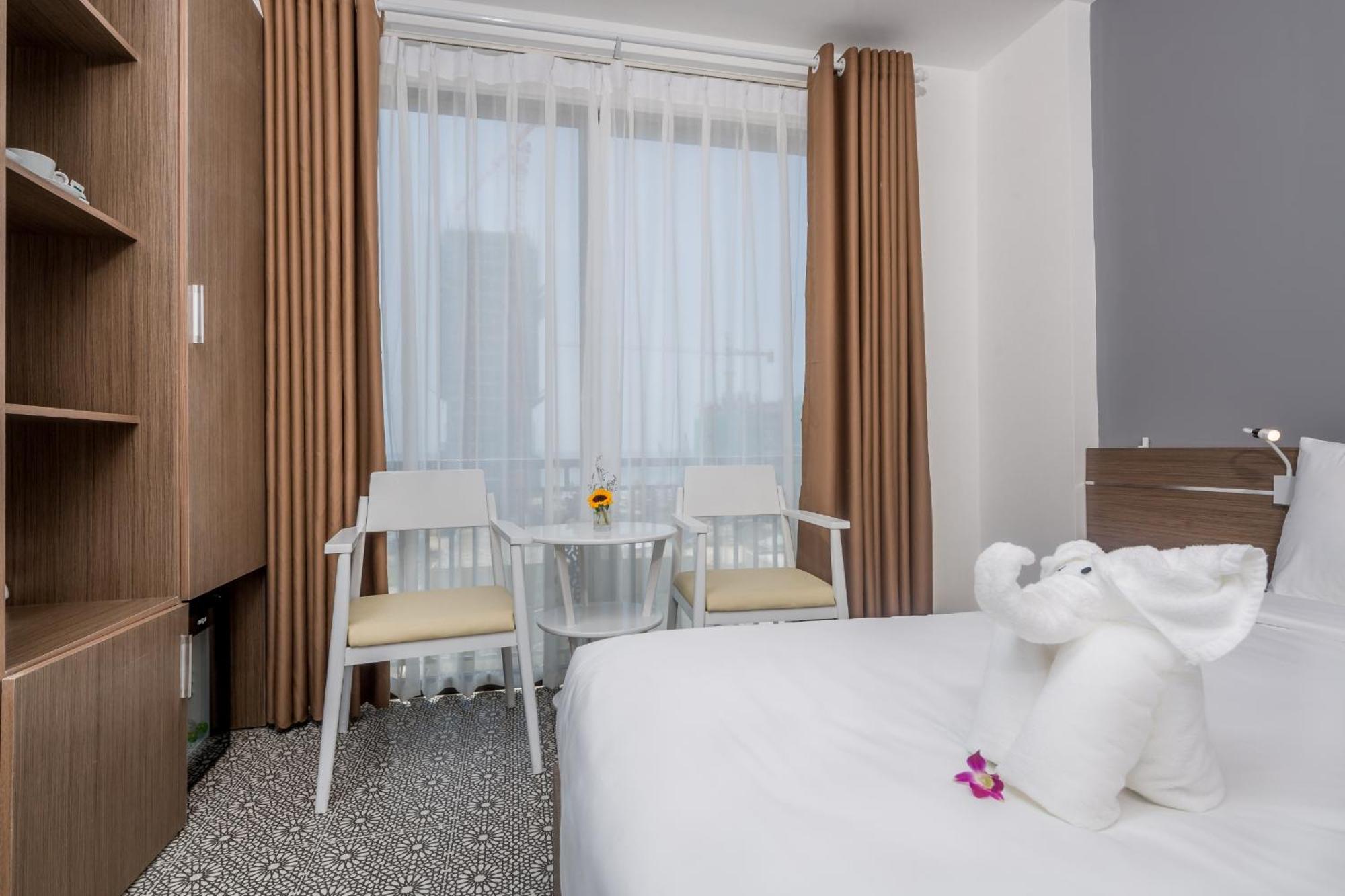 Dn Beach Hotel Da Nang Esterno foto
