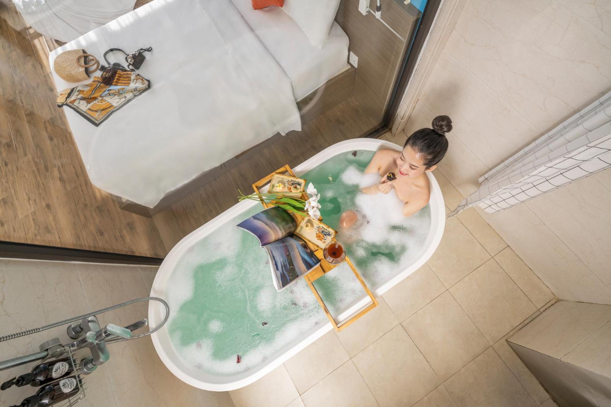 Dn Beach Hotel Da Nang Esterno foto