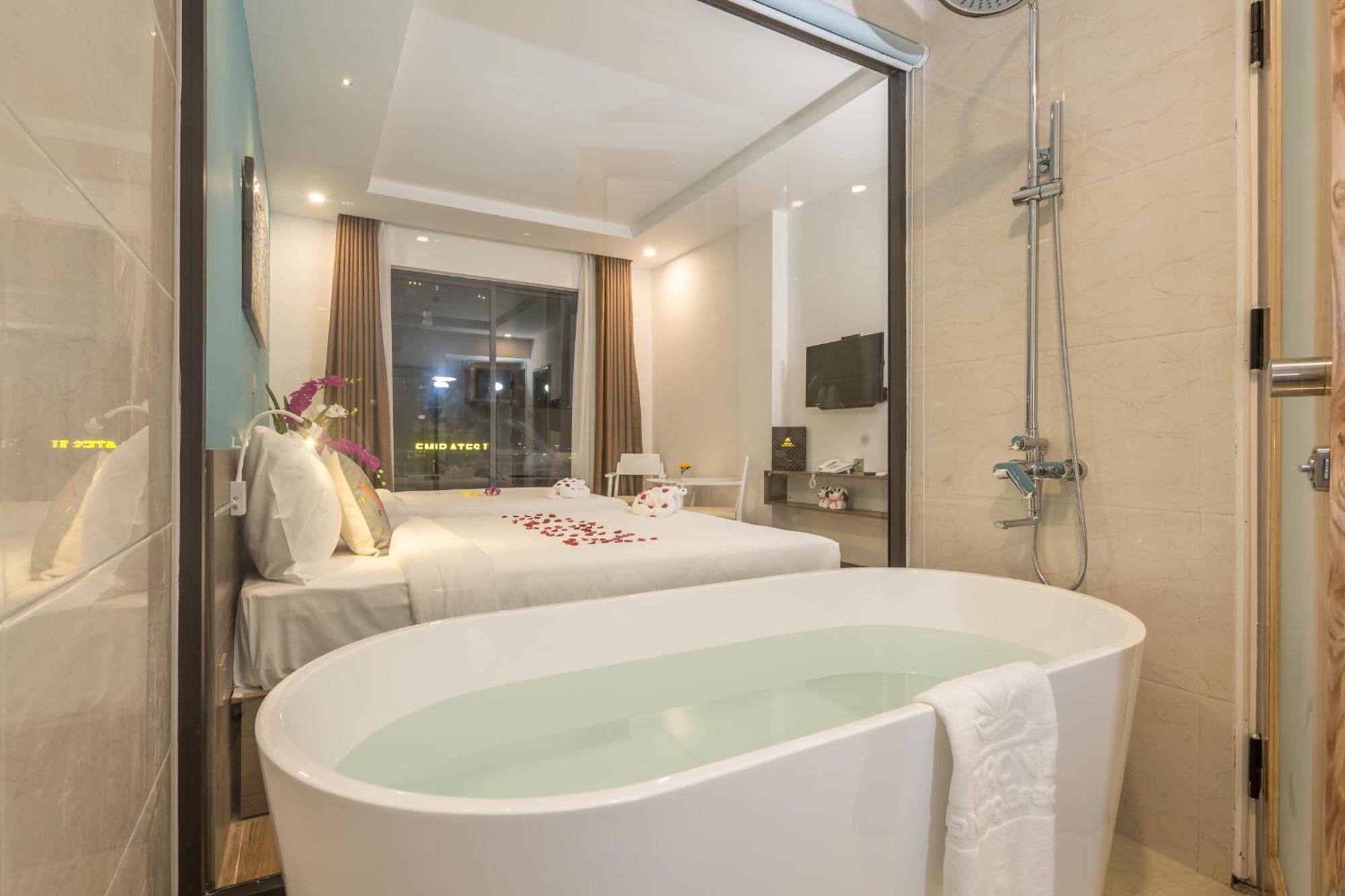 Dn Beach Hotel Da Nang Esterno foto